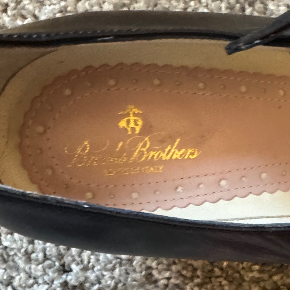 Brooks Brothers T strap black pump kitten heels. Size 9 - Picture 2 of 5